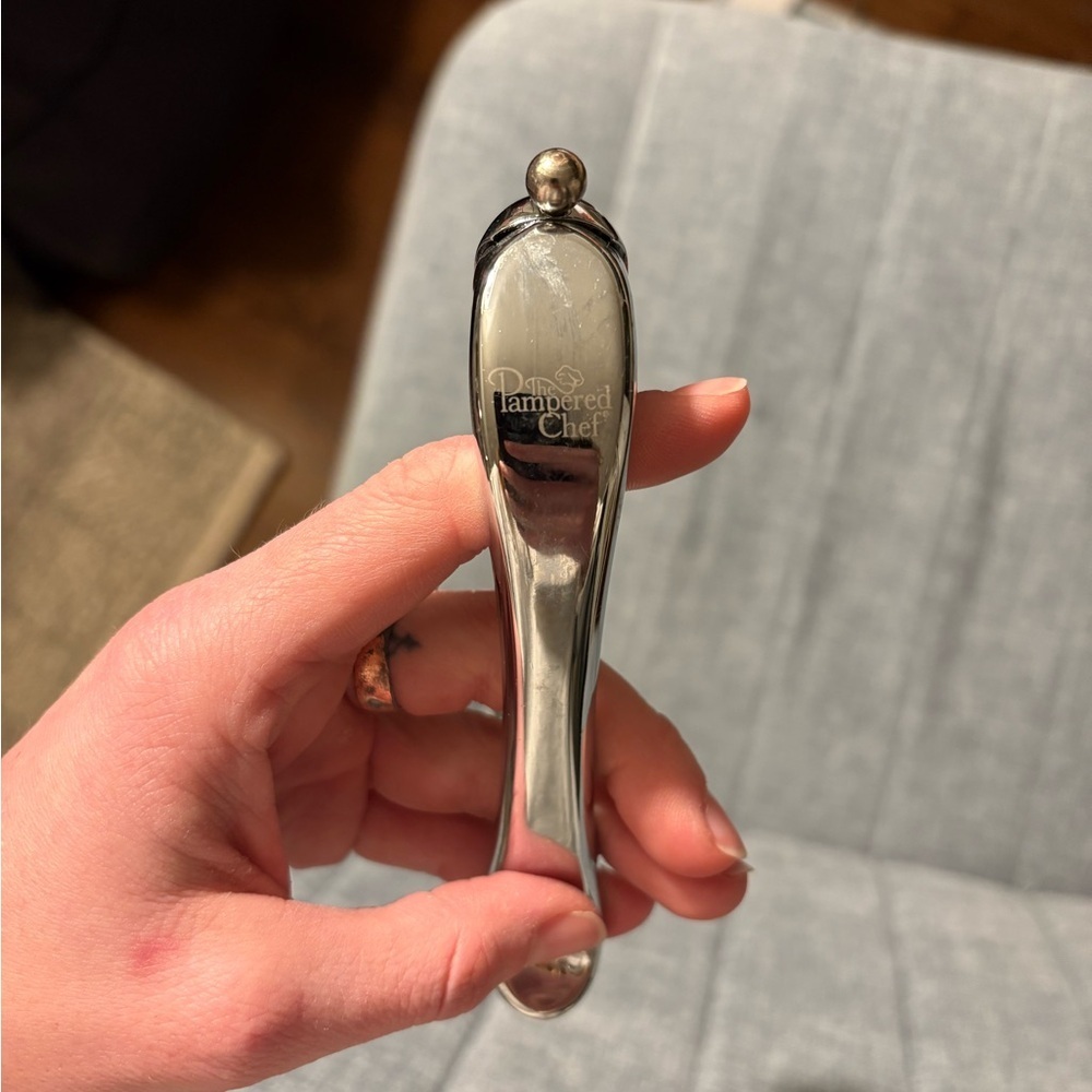 PAMPERED CHEF STAINLESS CHERRY OLIVE PITTER - Picture 2 of 11